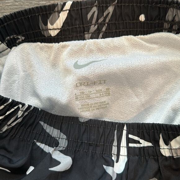 Nike Swoosh Dri Fit XS/Size 4 Athletic Short NWOT - Picture 6 of 8